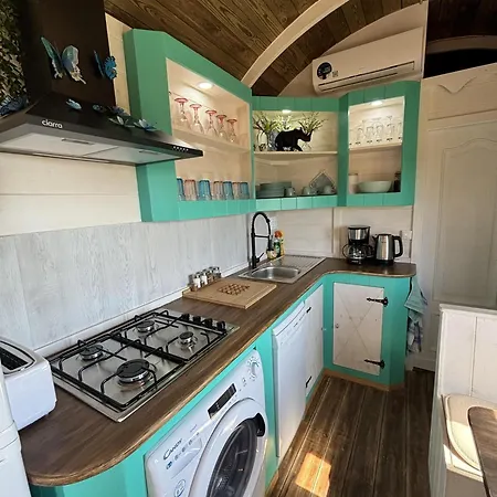 Sleeps 2 - Pool Balcony Mountain Views * Estepona