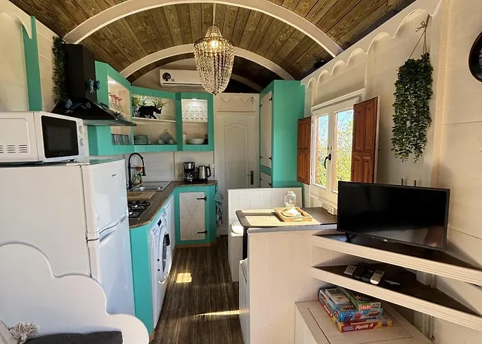 Chalet Sleeps 2 - Pool Balcony Mountain Views