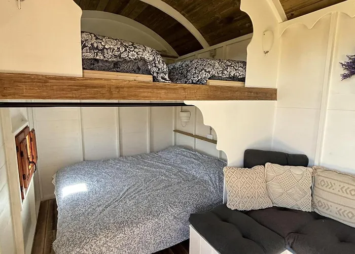 Sleeps 2 - Pool Balcony Mountain Views Estepona