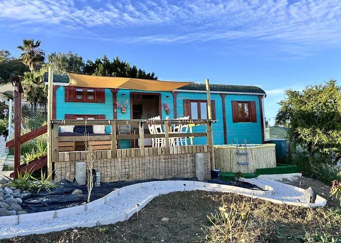 Sleeps 2 - Pool Balcony Mountain Views Шале Естепона