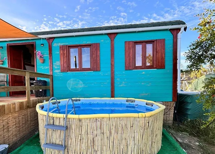 Шале Sleeps 2 - Pool Balcony Mountain Views *